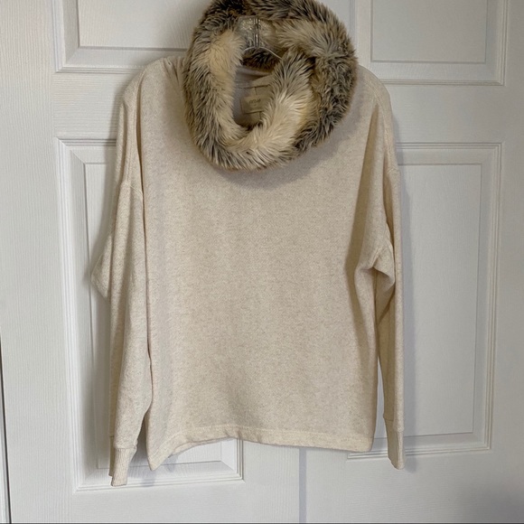 AERIE FAUX FUR HOODIE SWEATER - Picture 9 of 12